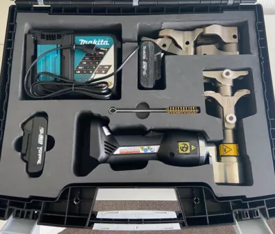 Product - Reutool A-light 2 Fastloc crimper + Charger 2xBattery 3V/1.5Ah