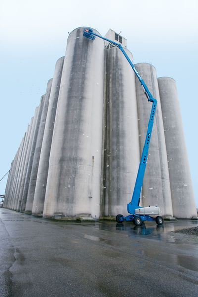 Podnośniki koszowe spalinowe, wysokość robocza 43 m