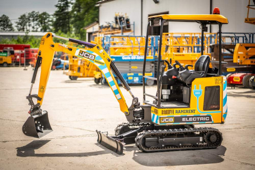 Elektryczna minikoparka JCB 19C-1E w ofercie Ramirent!