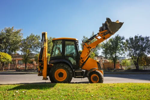 Project - Ładowarki teleskopowe vs. wózki widłowe – który sprzęt wybrać do transportu materiałów?