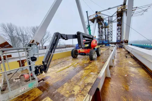 Project - Podnośniki koszowe: czym się wyróżniają i kiedy warto z nich korzystać?